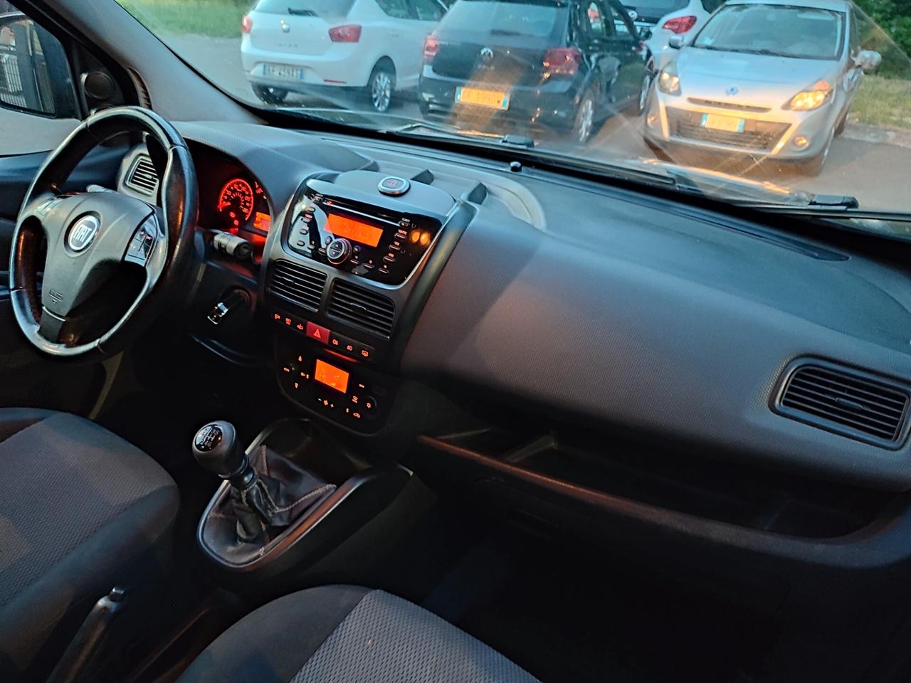 FIAT DOBLO 2011 A METANO DI CASA 1.4T-JET STUPENDO