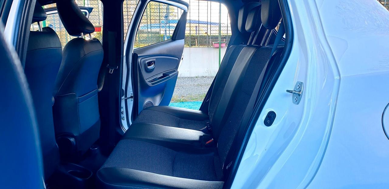 TOYOTA YARIS 1.5 BENZINA/HYBRID FULL OPTIONAL