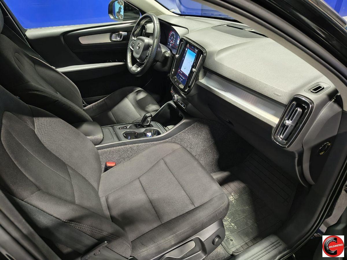 VOLVO - XC40 - D3 AWD Momentum