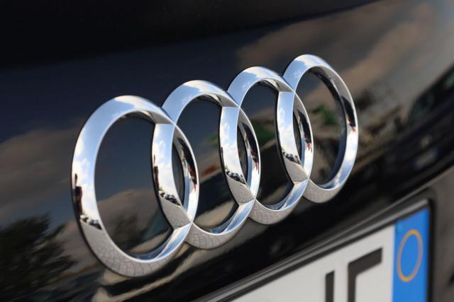AUDI Q3 35 TDI quattro S tronic Business