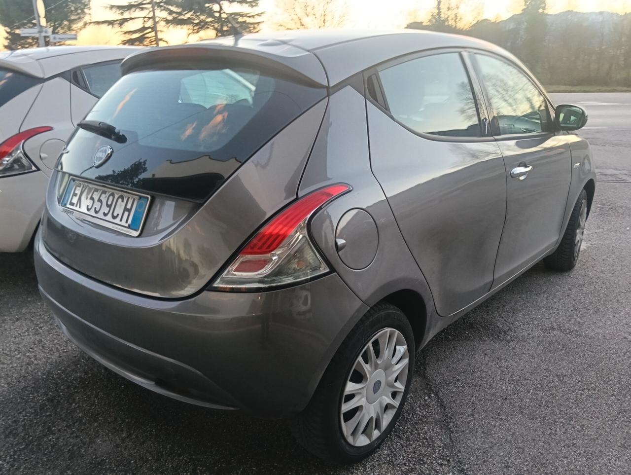Lancia Ypsilon 1.2 69 CV 5 porte
