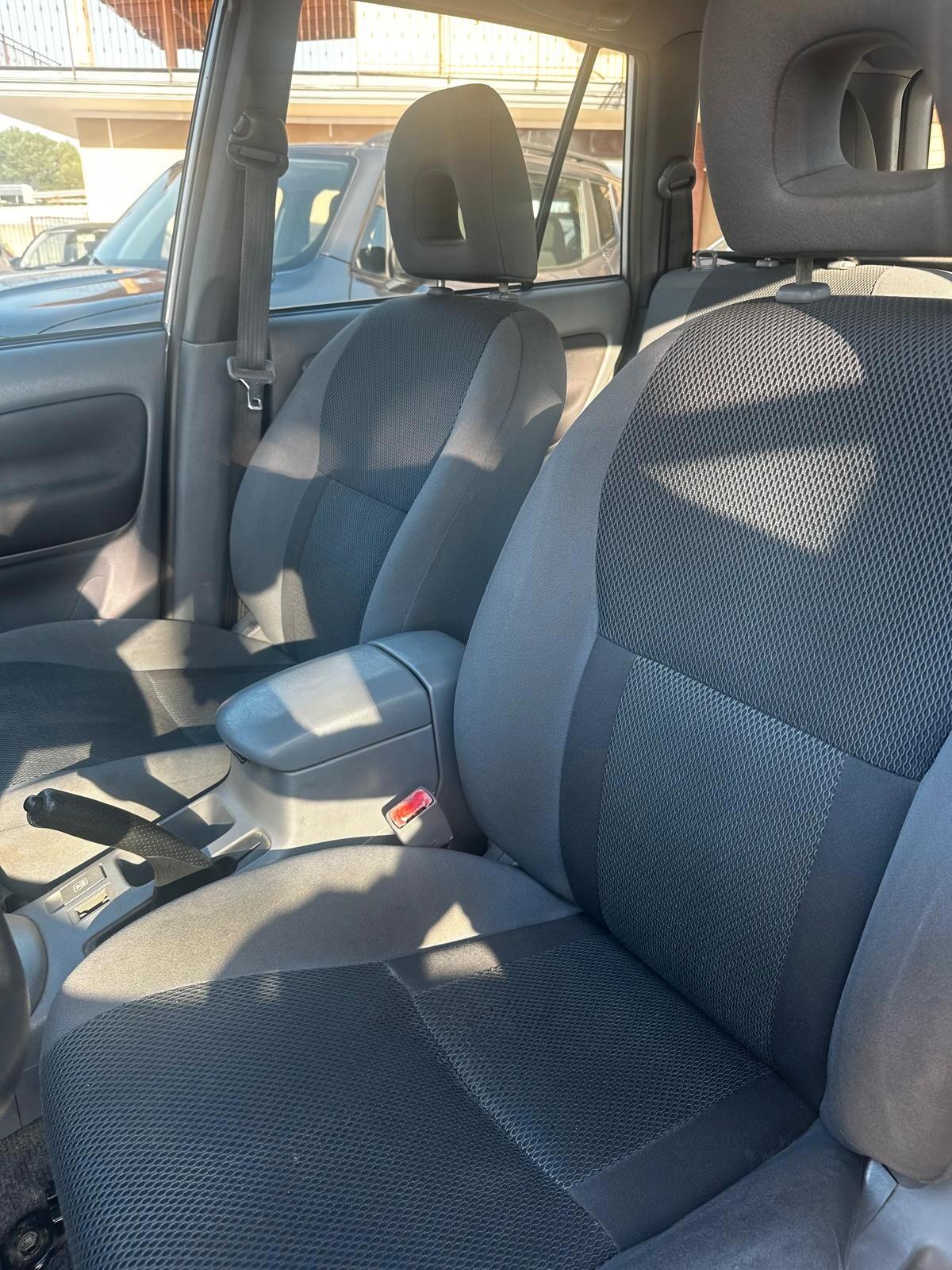 Toyota RAV 4 RAV4 2.0 Tdi D-4D cat 5 porte Sol