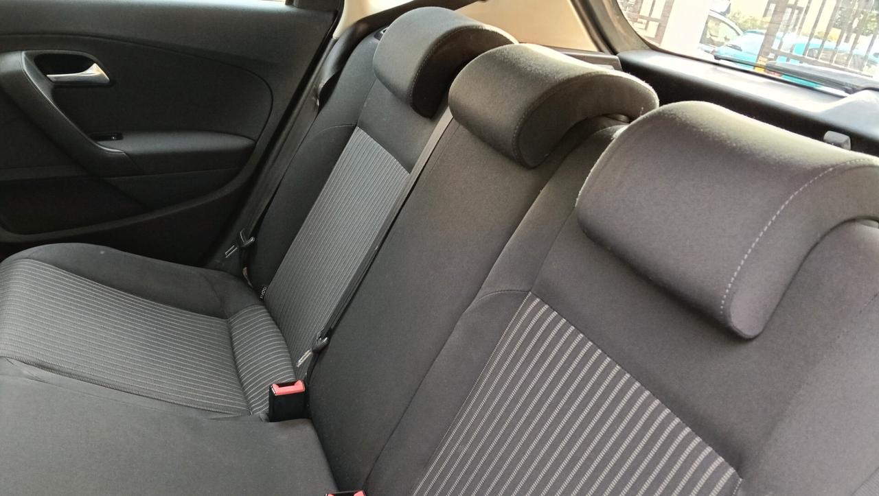 VOLKSWAGEN POLO 1.6 TDI-2010