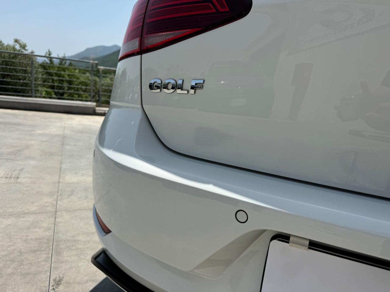 Volkswagen Golf 2.0 TDI 150cv DSG 5p. R-Line