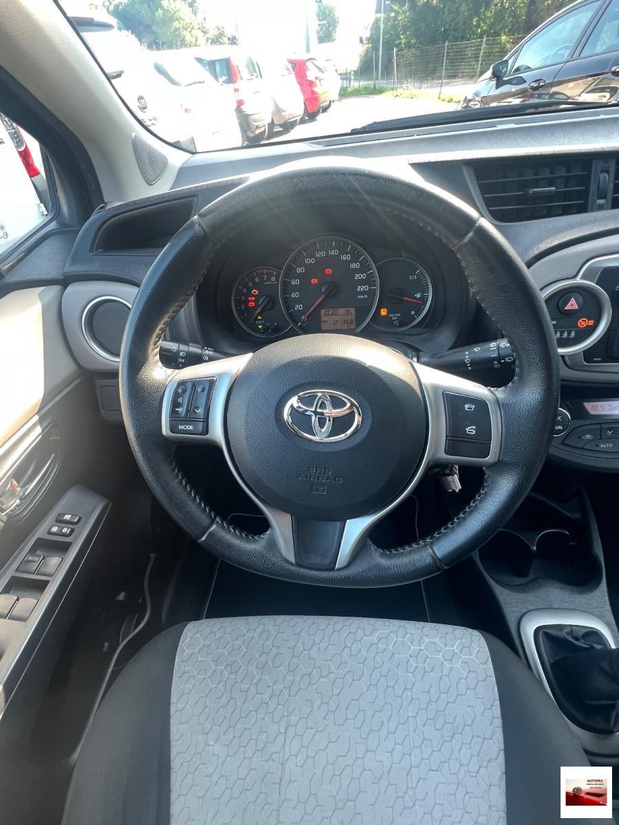 TOYOTA - Yaris - 1.0 5 porte Lounge