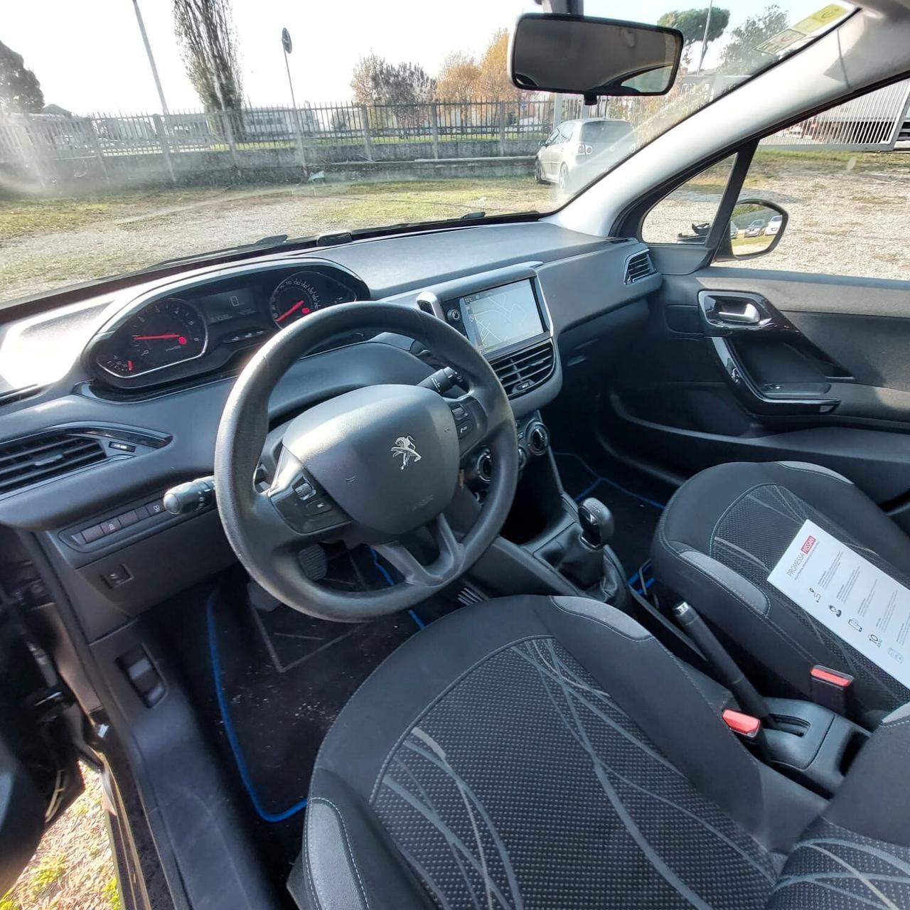 Peugeot 208 1.4 HDi 68 CV 5 porte Allure