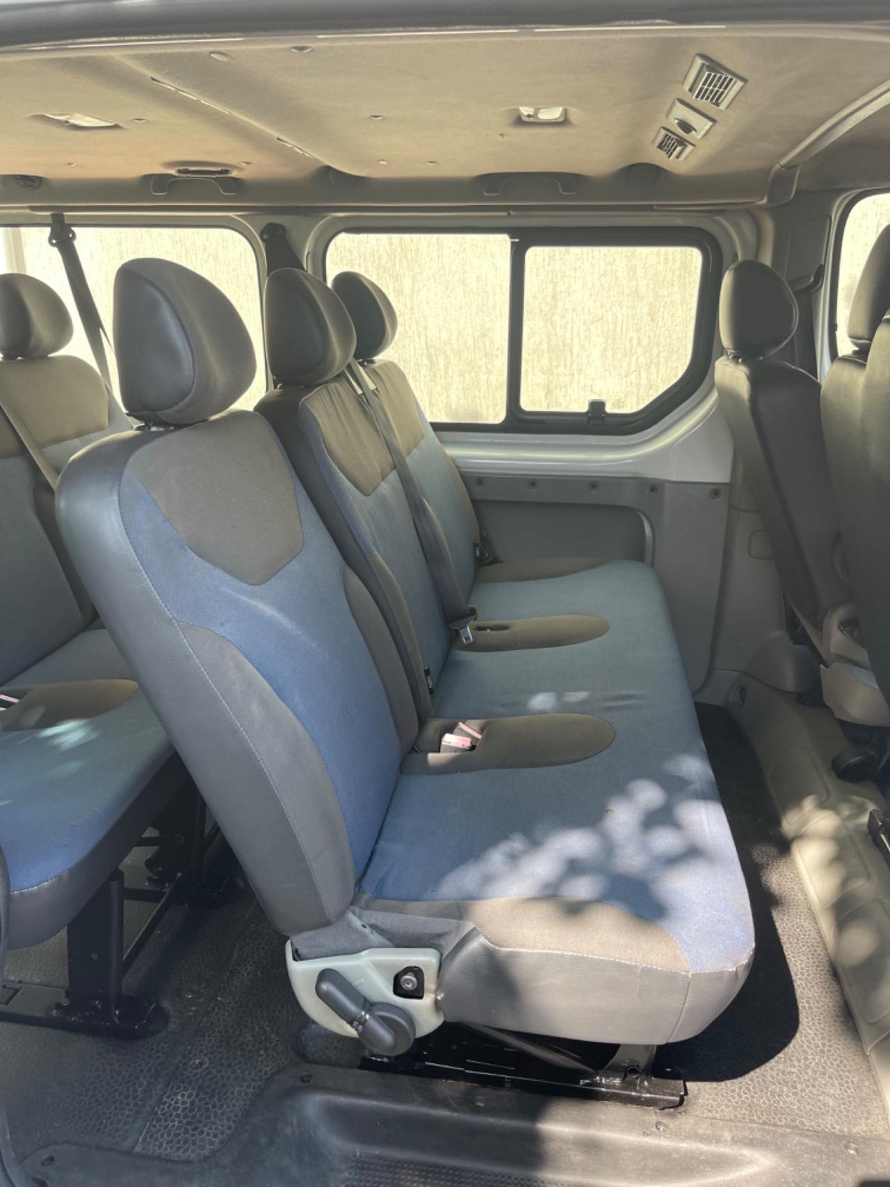 Renault Trafic T27 2.0 dCi/115 PC-TN Passenger Black Edition DPF