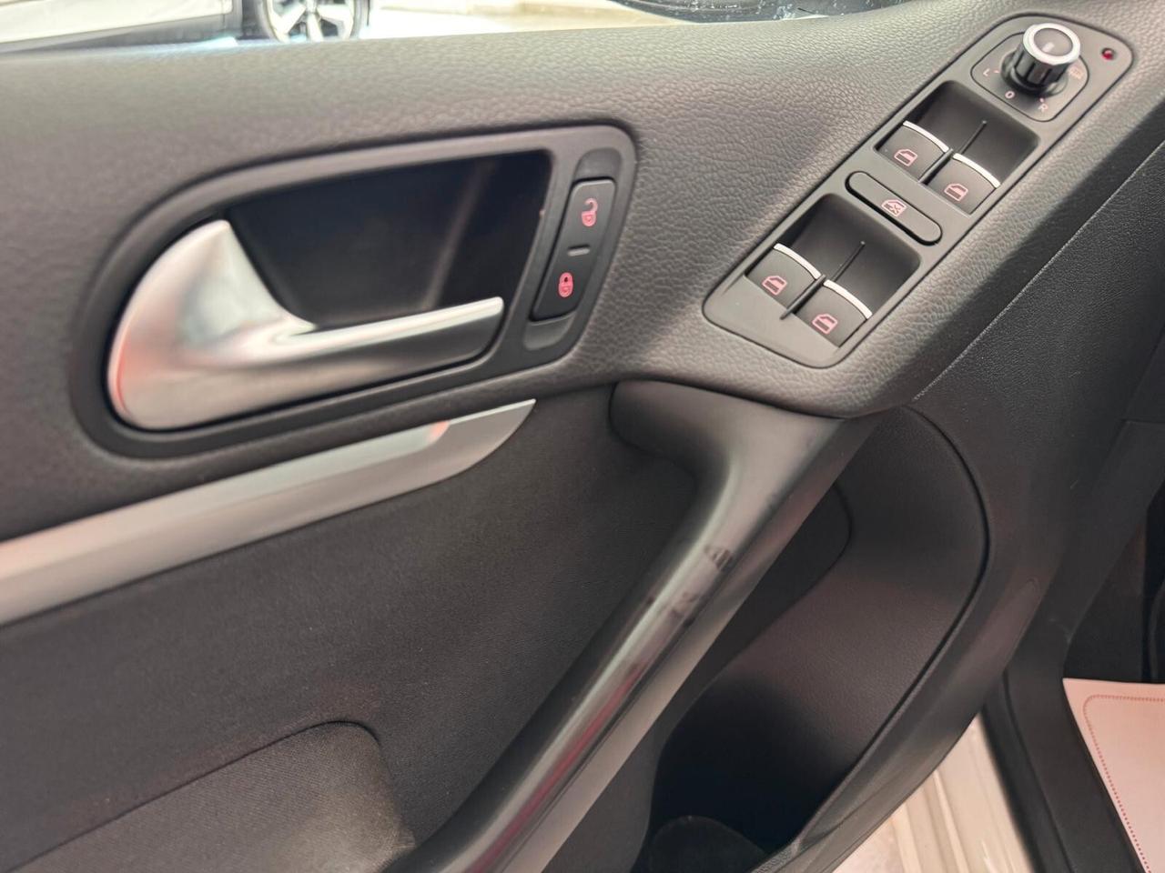 Volkswagen Tiguan / 2.0cc 140 CV / Diesel / Tetto /119000 km