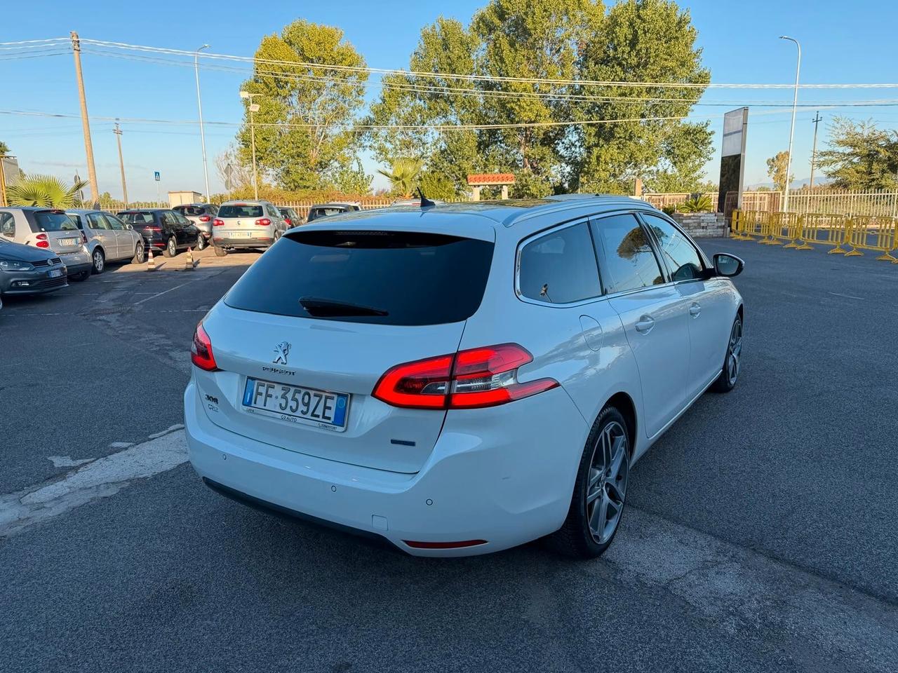 Peugeot 308 1.6 BLUEHDI 120 EAT6 S&S SW ALLURE 2016