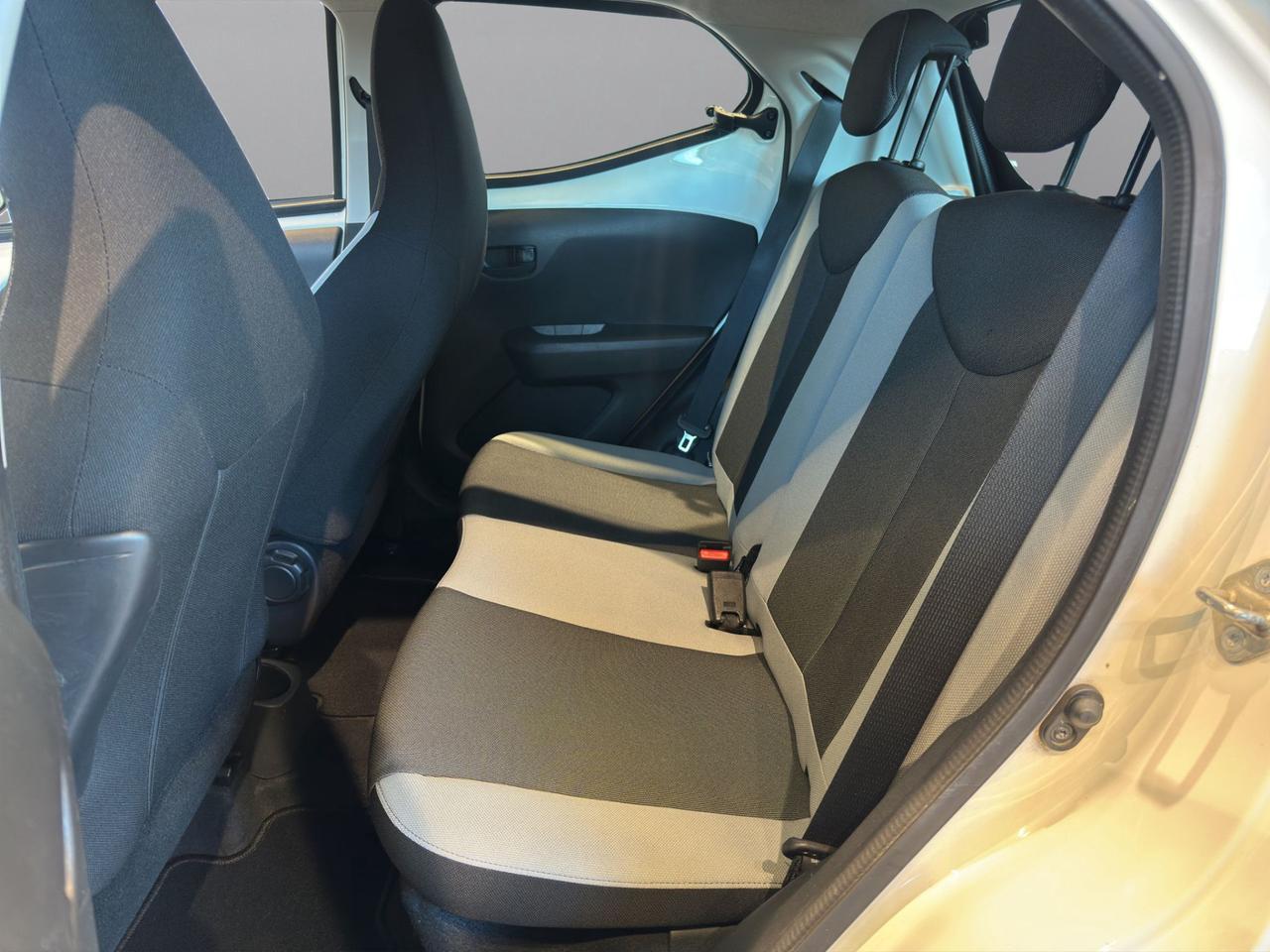 Toyota Aygo 5p 1.0 x-play my15