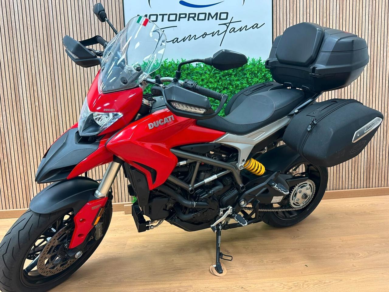 DUCATI HYPERSTRADA 939 / 34.000KM SCARICO AKRAPOVIC