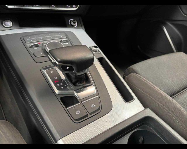 AUDI Q5 2.0 TDI quattro S tronic Business Sport