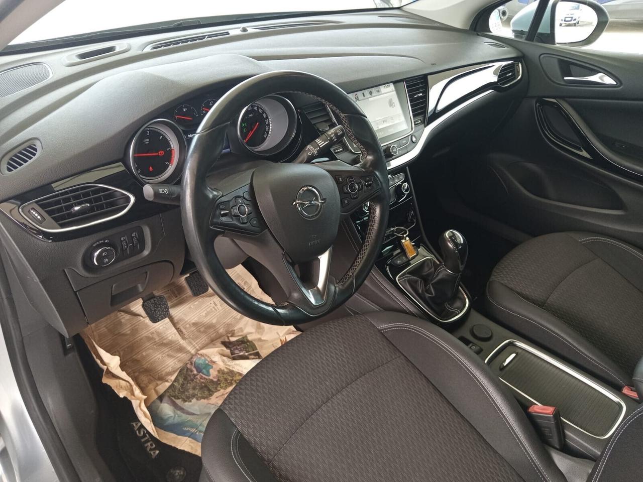 Astra 1.6 CDTi 110CV Start&Sto Sports Tourer Dynamic DA VETRINA