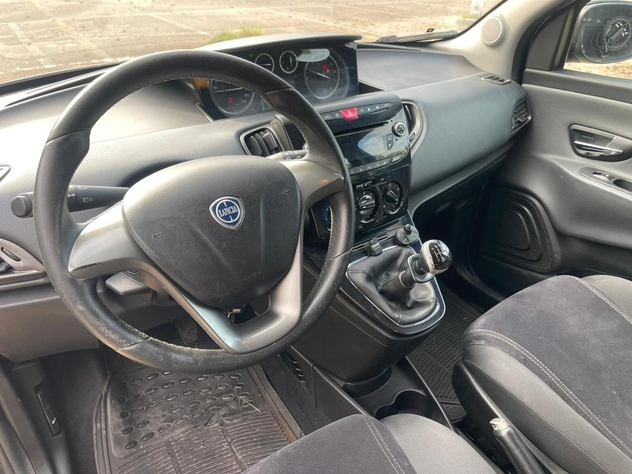 Lancia Ypsilon 1.2 69 CV 5 porte GPL Ecochic Gold