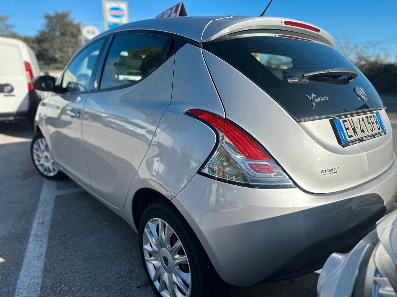 Lancia Ypsilon 1.2 69 CV 5 porte GPL Ecochic Silver