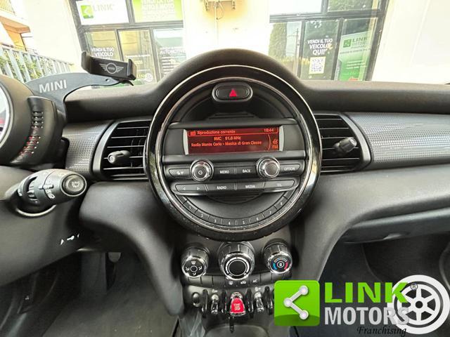 MINI Cooper D .