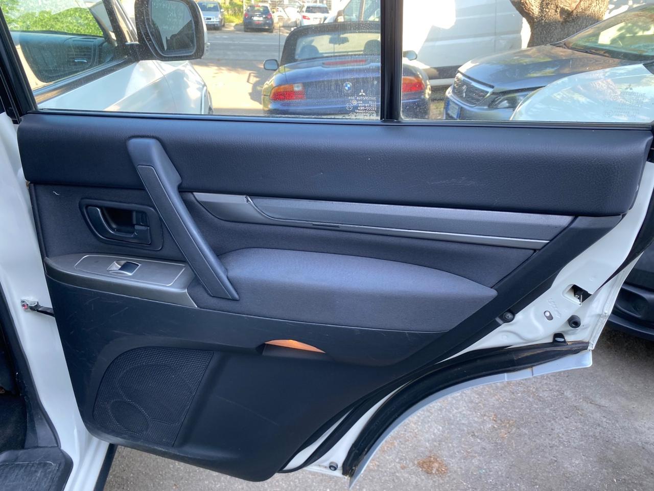 Mitsubishi Pajero 3.2 DI-D 16V aut. 5p. Intense DPF