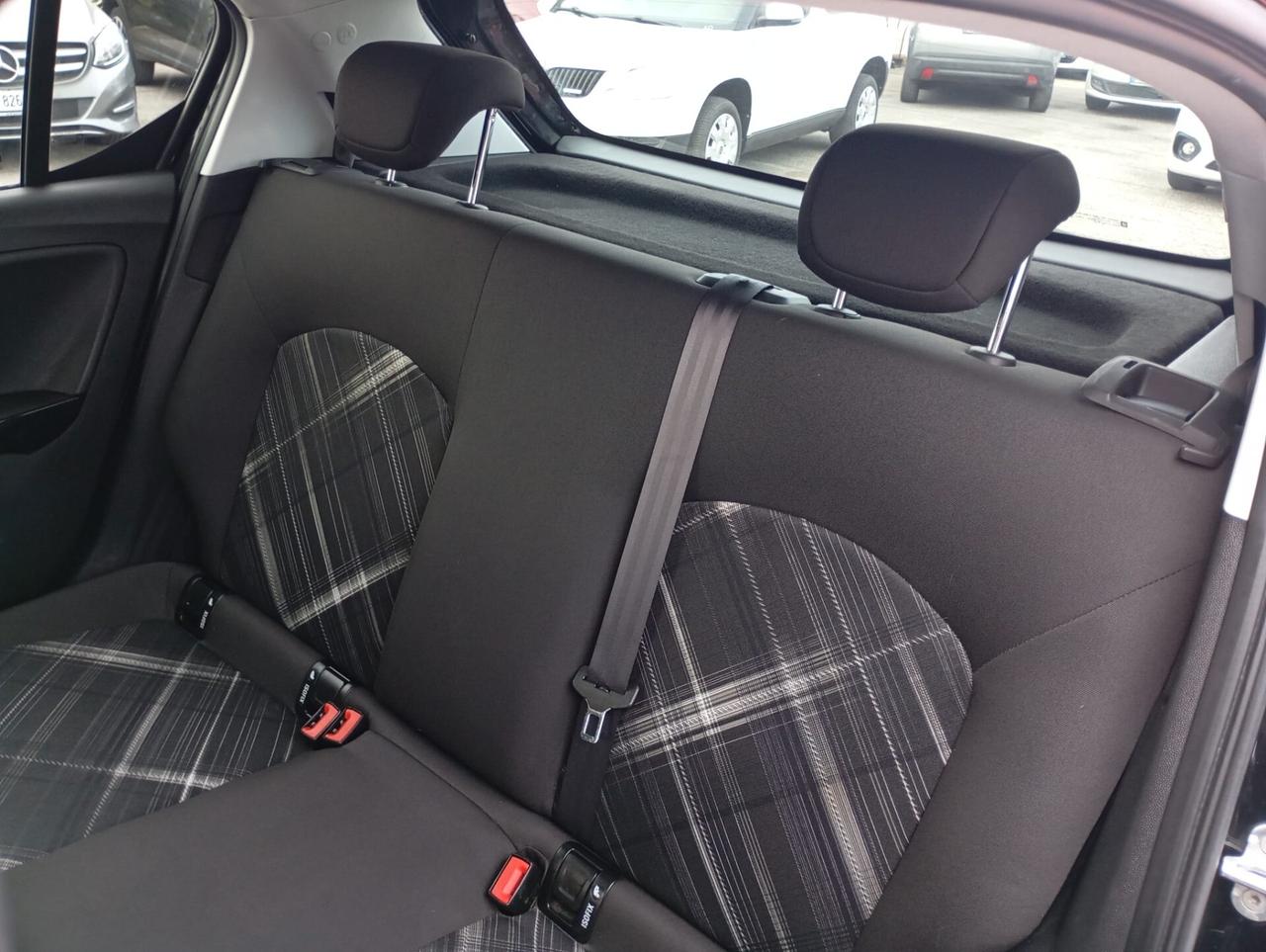 Opel Corsa 1.2 5 porte b-Color