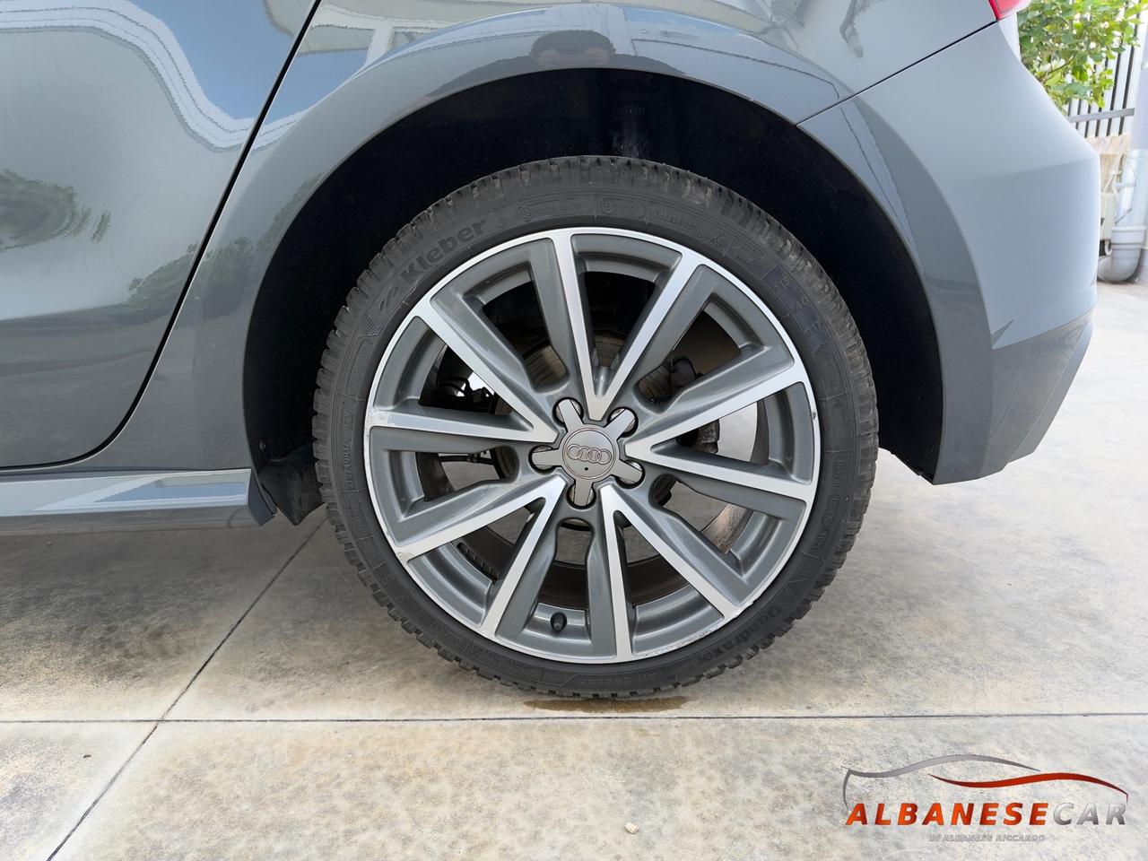Audi A1 BPB 1.4 TDI S line (90 cv)