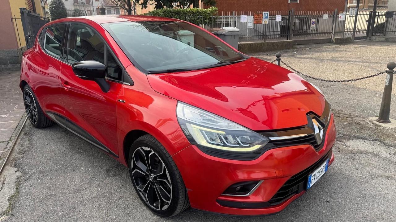 Renault Clio dCi 8V 90 CV EDC 5 porte Moschino Intens