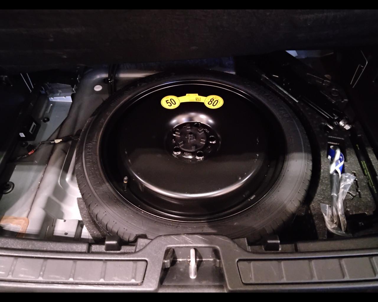 VOLVO XC40 2023 - XC40 2.0 b3 Core auto