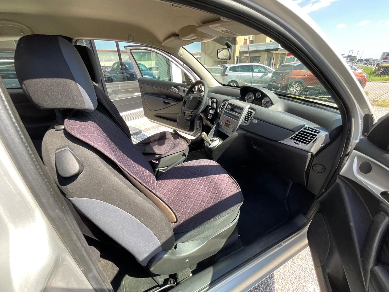 Lancia Ypsilon 1.3 MJT 75 CV Argento
