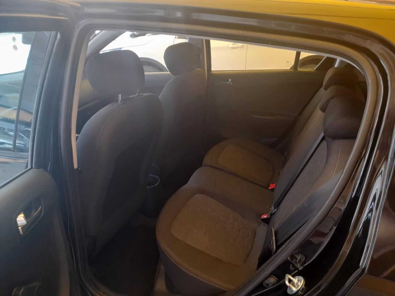 Hyundai i20 1.2cc benzina 12 mesi garanzia-2011