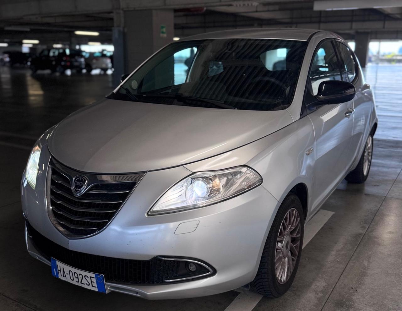 Lancia Ypsilon 1.2 69 CV 5 porte Platinum Euro 6