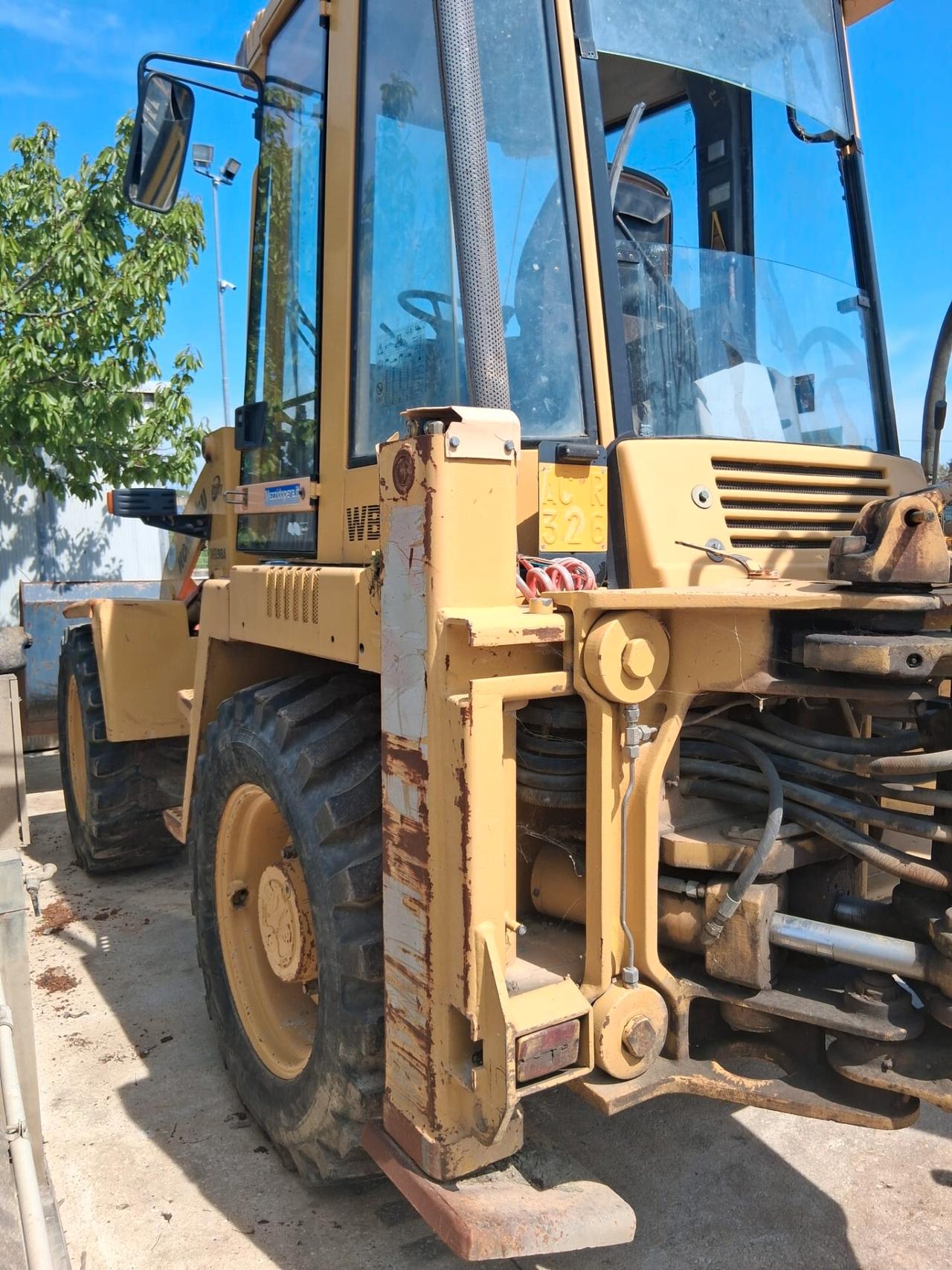 Komatsu WB98A