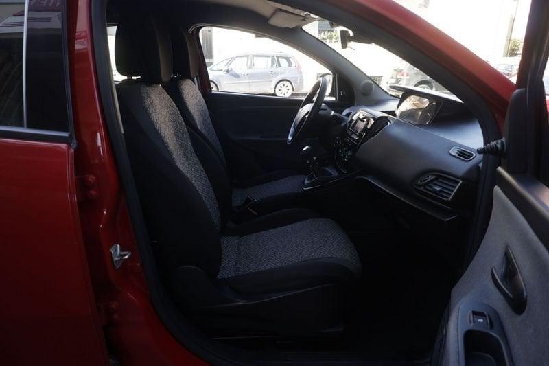 Lancia Ypsilon Lancia Ypsilon 1.0 FireFly 70cv S&S Hybrid SILVER Unicoproprietario