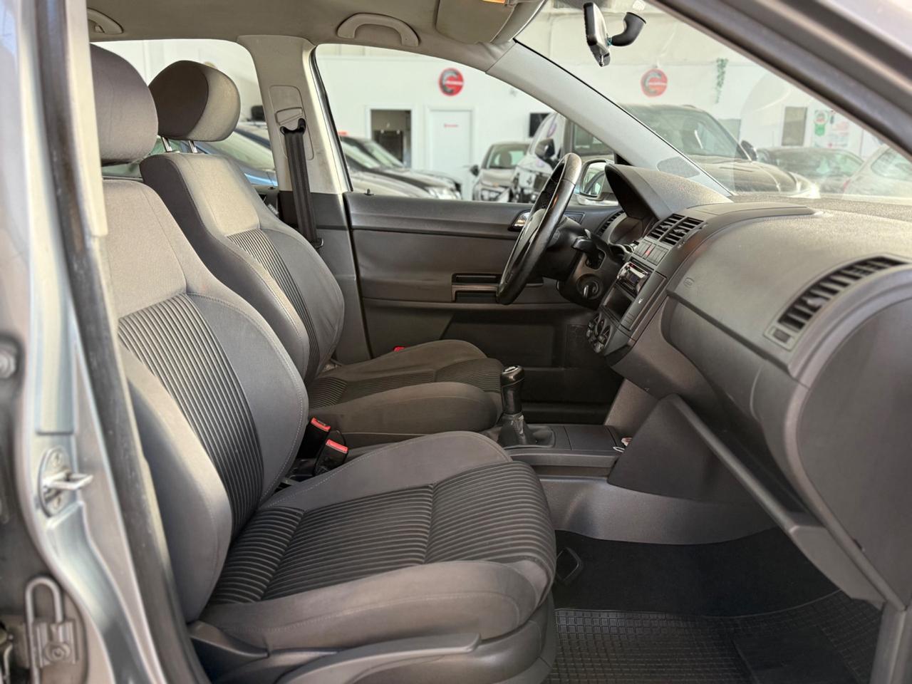 Volkswagen Polo 1.4/80CV 16V 5p. Sportline