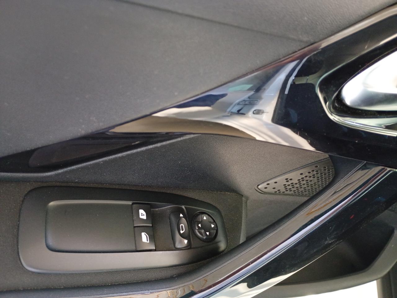 Peugeot 208 1.6 e-HDi 115 CV Stop&Start 5 porte Allure