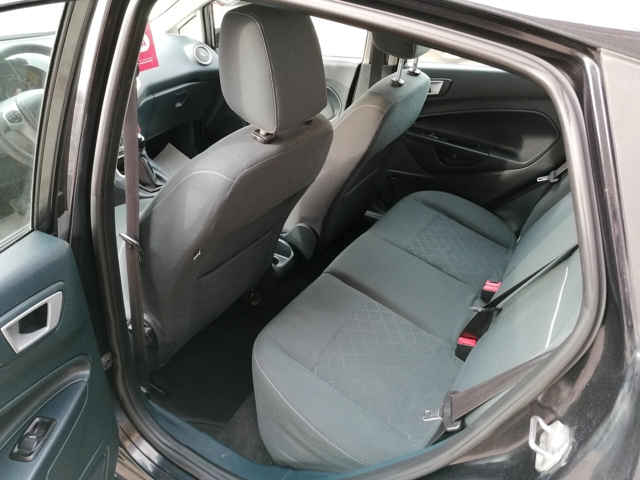 Ford Fiesta 1.4 TDCi 70CV 5 porte Titanium