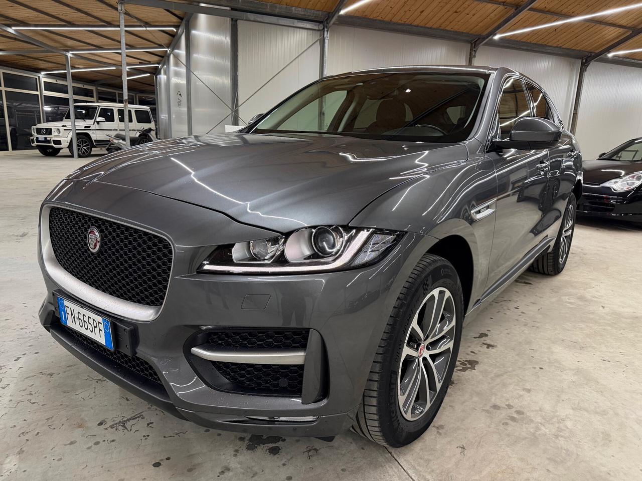 Jaguar F-Pace 240cv R-Sport - 24 MESI DI GARANZIA