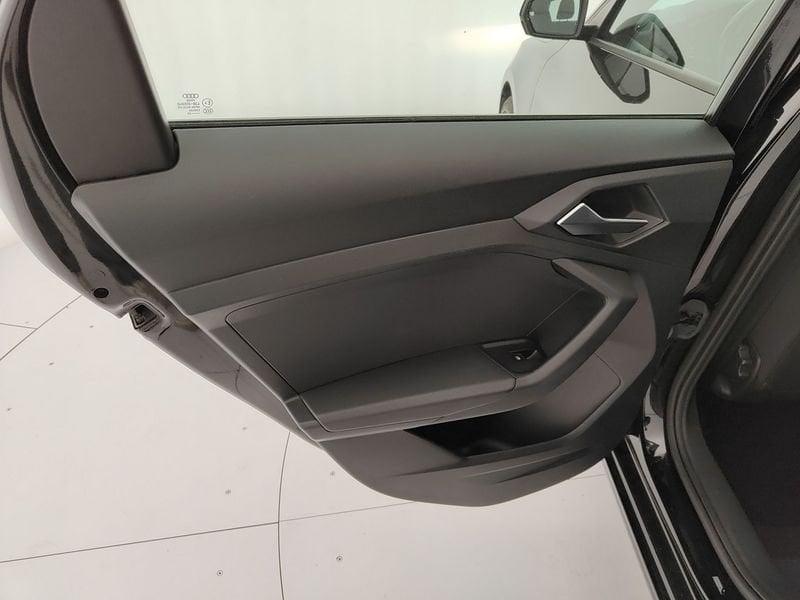 Audi A1 A1 SPB 25 TFSI Identity Black - OK PER NEOPATENTATI ! AUTOVETTURA RISERVATA A RIVENDITORI !!!
