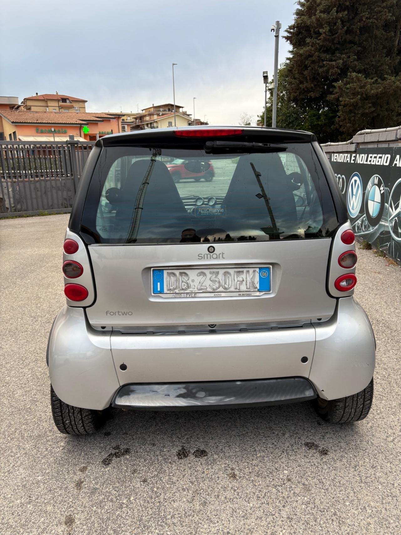 SMART FORTWO 700 – NEOPATENTATI – GARANZIA 12 MESI – PERFETTA