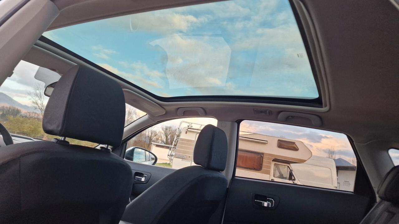 Nissan Qashqai 1.5 dCi DPF Tekna - 2011