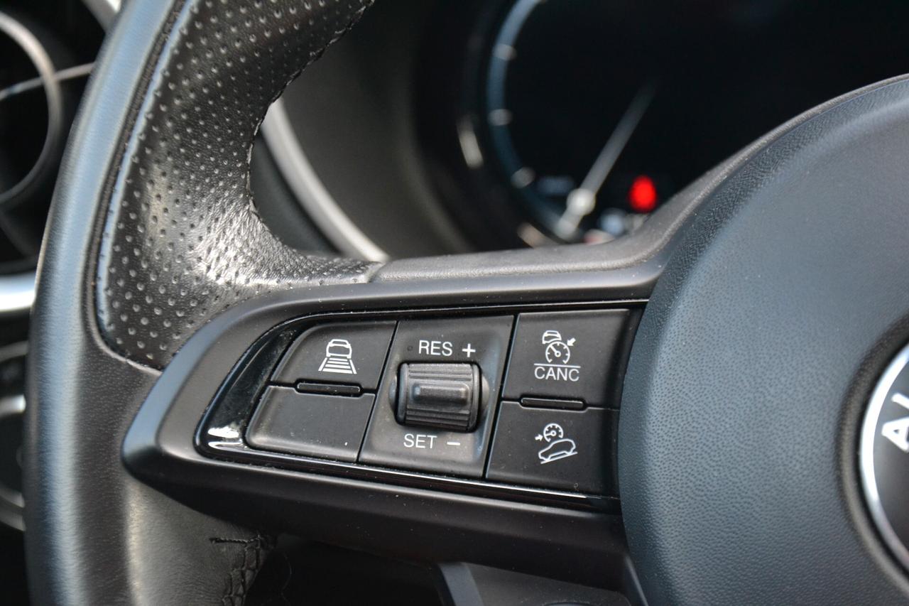Alfa Romeo Stelvio 2.2 160CV SUPER MY23 SENZA VINCOLI FINANZIARI • UNIPRO' IVA ESPOSTA GARANZIA 12M