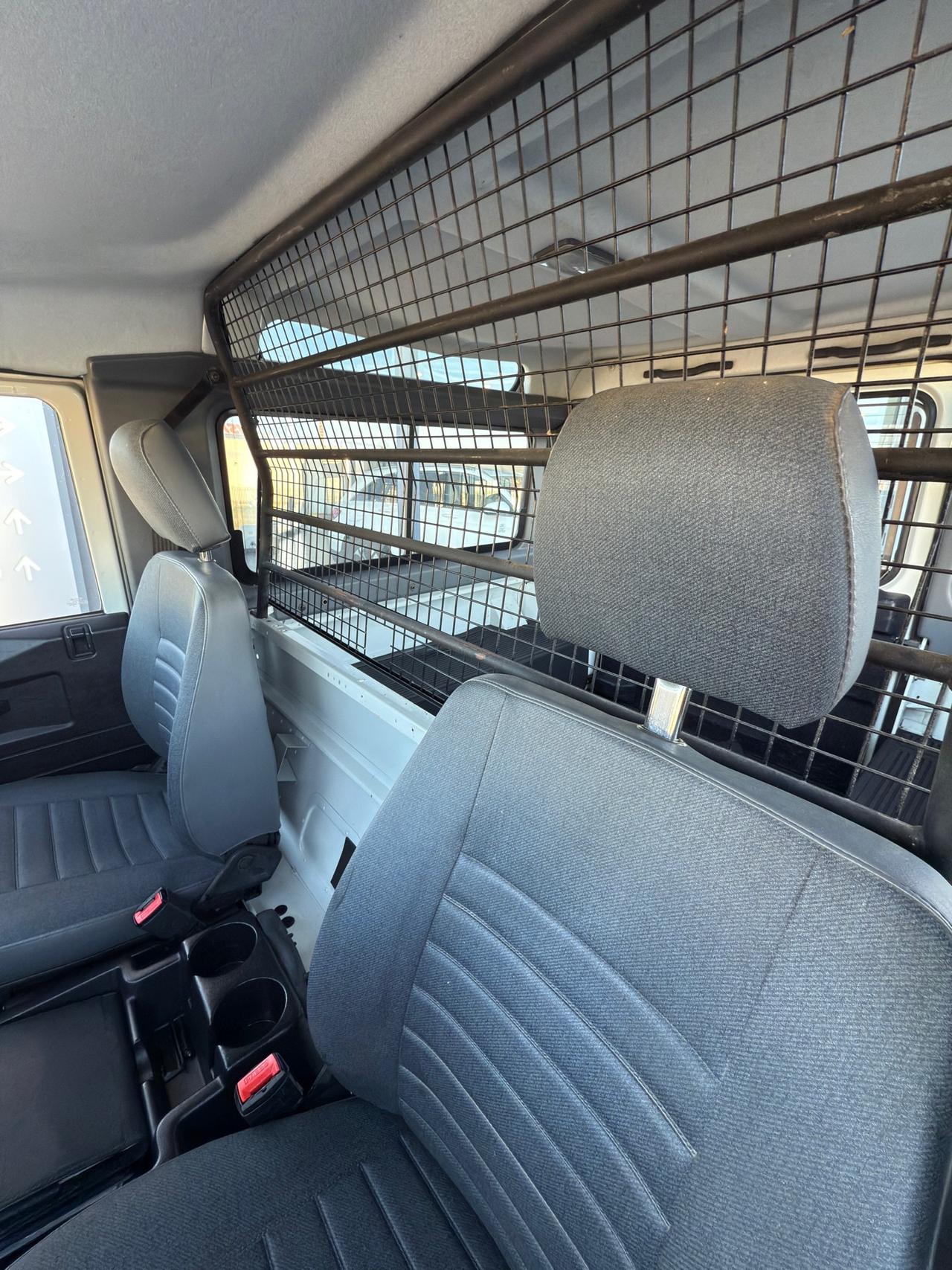 Land Rover Defender 90 2.5 Td5 my06"