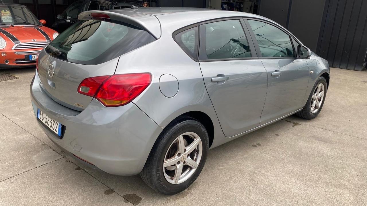 Opel Astra 1.7 CDTI 110CV 5 porte Cosmo