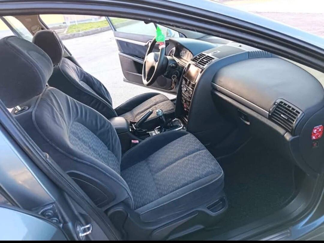 Peugeot 407 1.6 HDi SW Premium Mix NAVI TEL CRUIS TETTO NEOPATENTATI