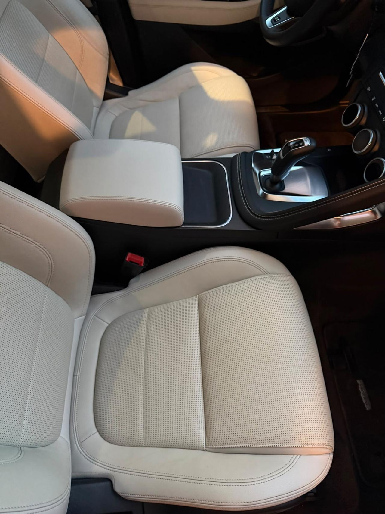 Jaguar E-Pace 2.0D 240 CV AWD aut. R-Dynamic SE