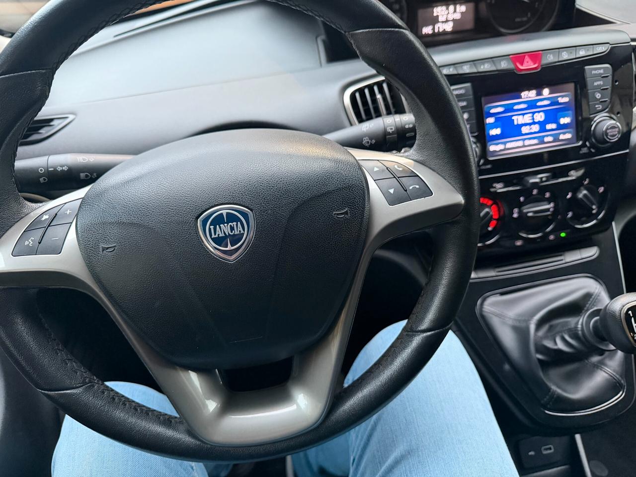 Lancia Ypsilon 1.0 FireFly 5 porte S&S Hybrid Ecochic Gold