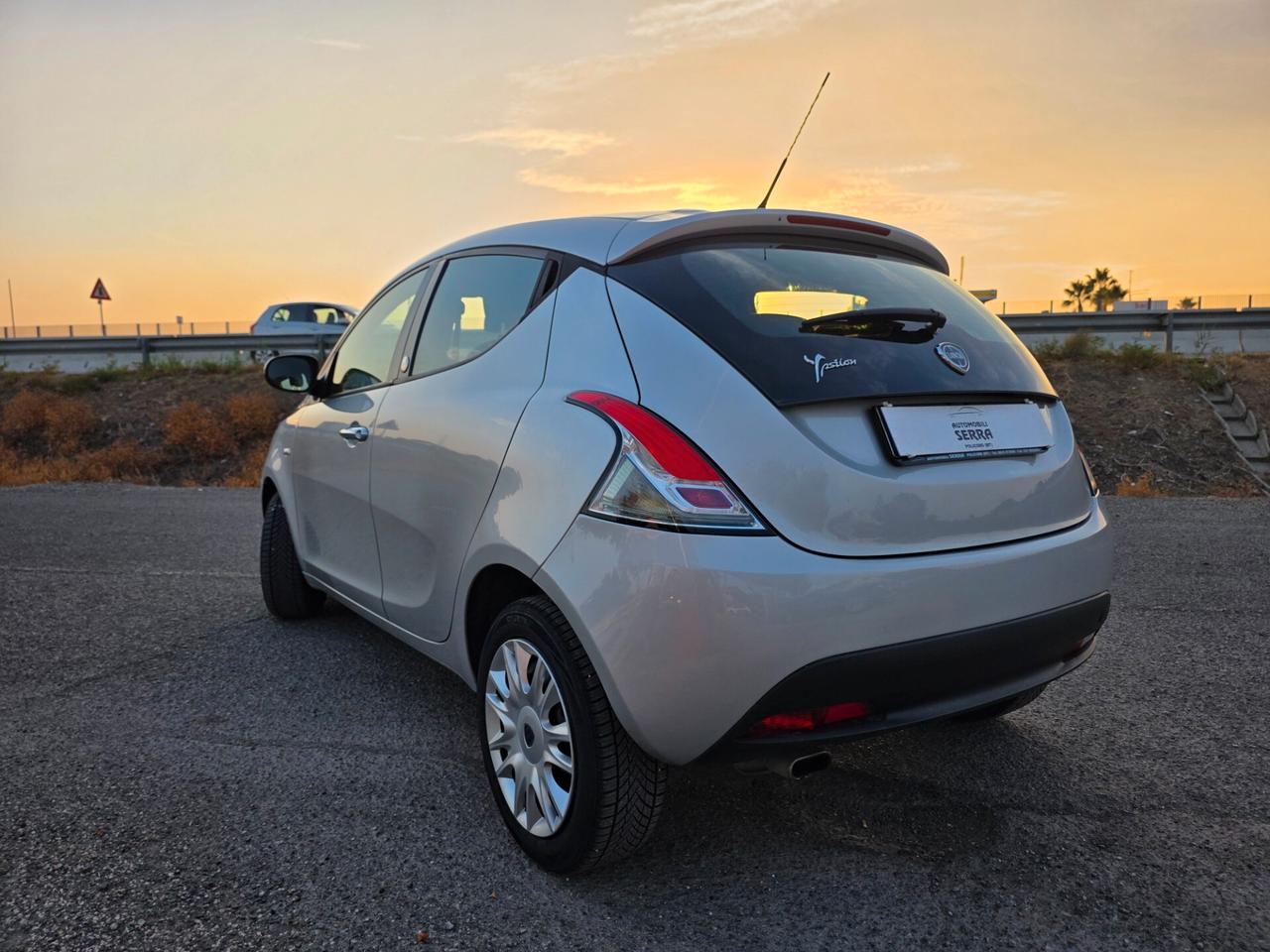 Lancia Ypsilon 1.2 69 CV 5 porte GPL Ecochic Silver