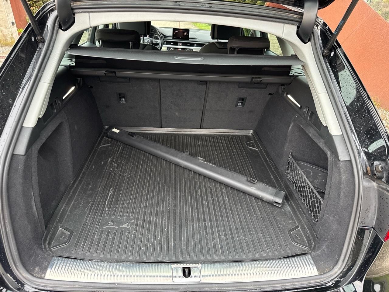 Audi A4 Avant 40 TDI quattro S tronic Business Advanced