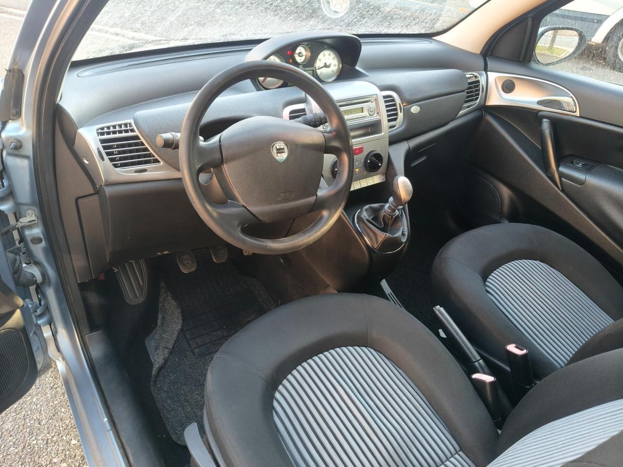 Lancia Ypsilon 1.2 SOLAMENTE 60.000 KM