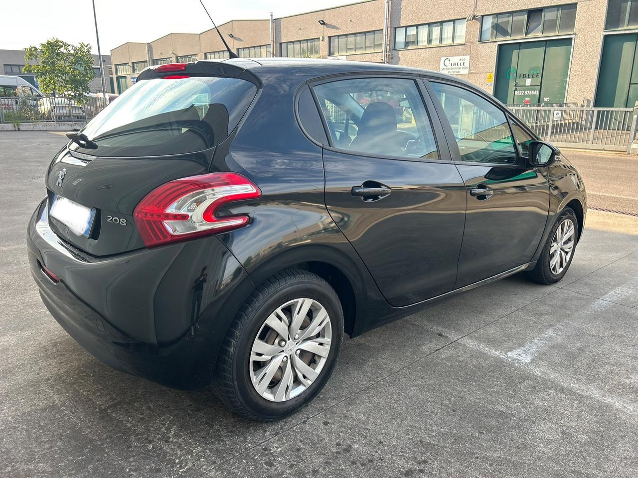 Peugeot 208 1.4 HDi 68 CV 5 porte