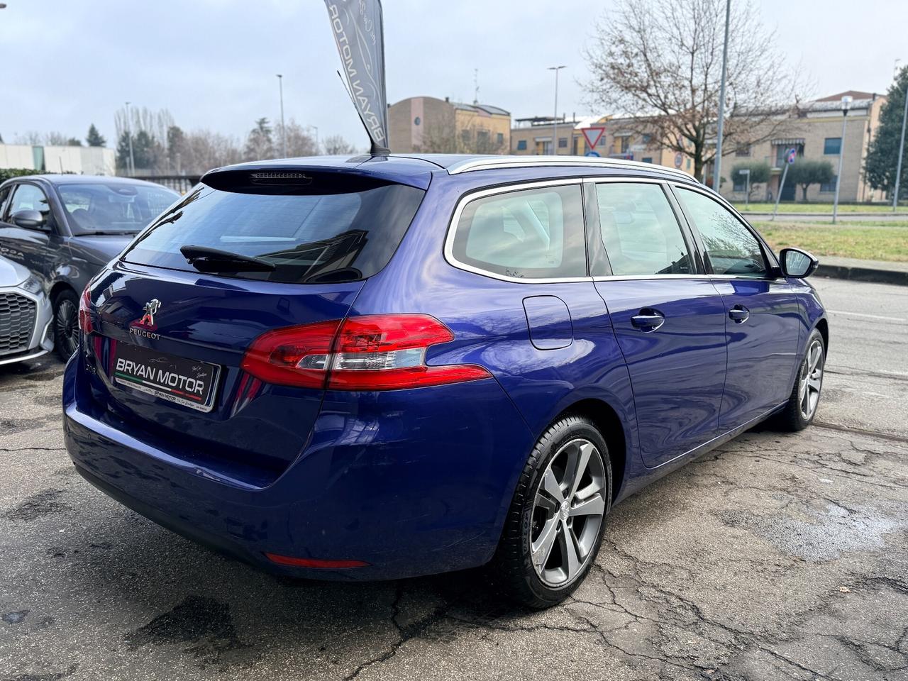 Peugeot 308 BlueHDi 130 S&S EAT8 SW Allure