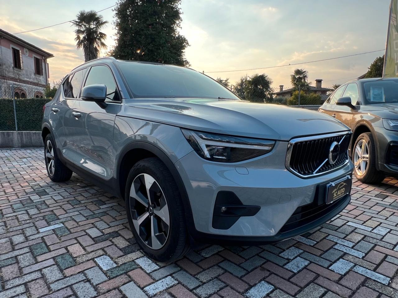 Volvo XC40 B3 automatico Plus Dark