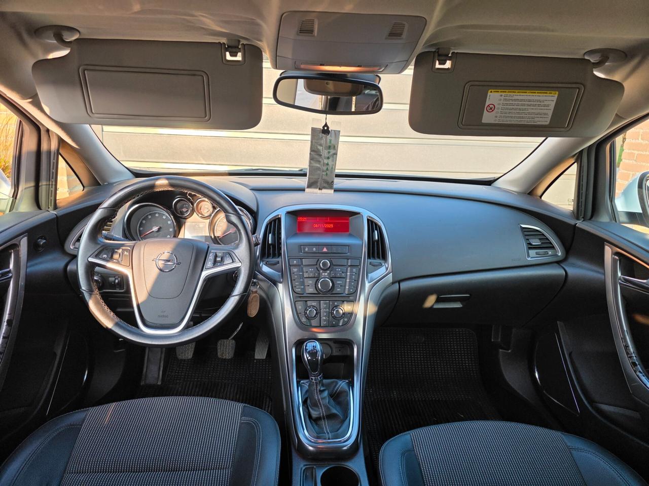 Opel Astra Cosmo neopatentati euro5B anno 2011